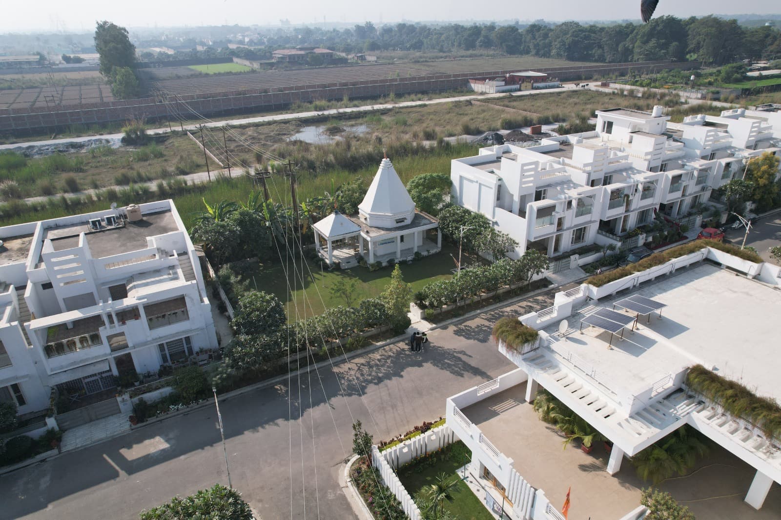Dbali White House
